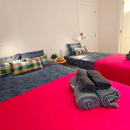 By Plaza Universidad Hostel Barcelona